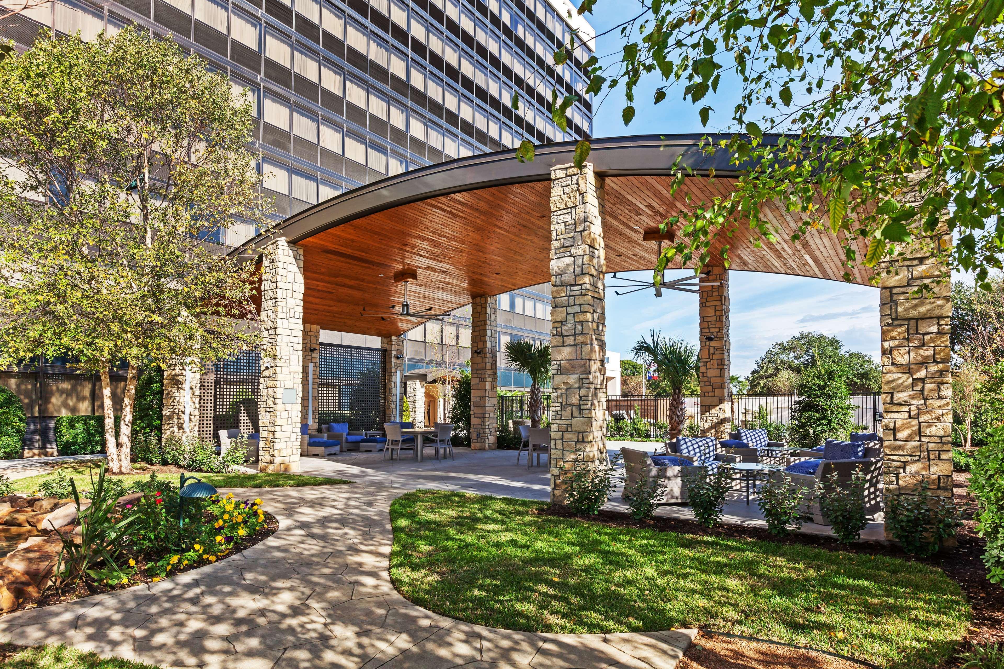 Hilton Waco Hotel Exterior photo